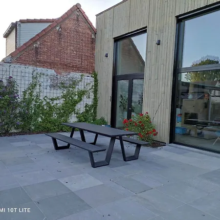 בית נופש Luxury Eco With Large Garden And Lots Of Light *