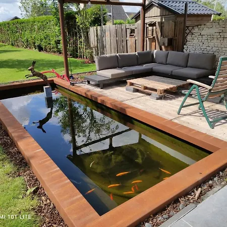 בית נופש Luxury Eco With Large Garden And Lots Of Light *